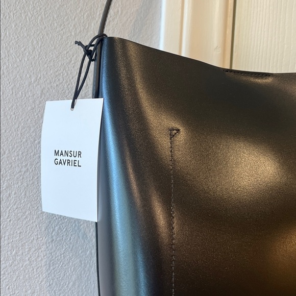 NWT MANSUR GAVRIEL
Black and Caramel Everyday Cabas - Picture 11 of 11